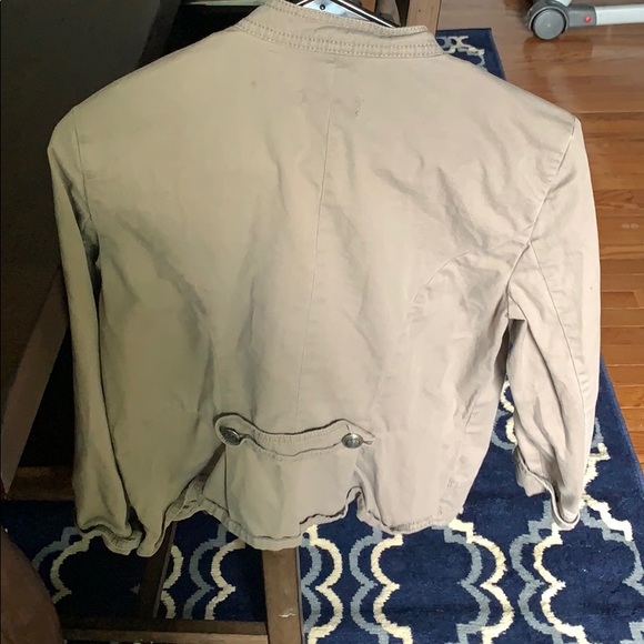 Tan jacket - Picture 2 of 2